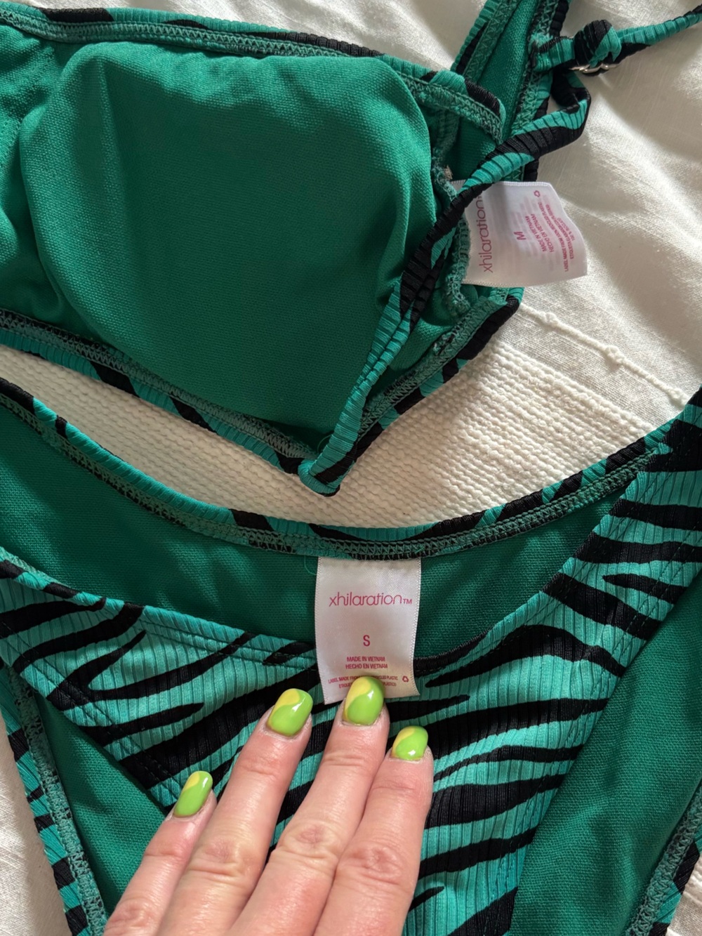 Final price! Lot of mixed bikini tops and bottoms. Mostly small and medium. - Picture 2 of 14